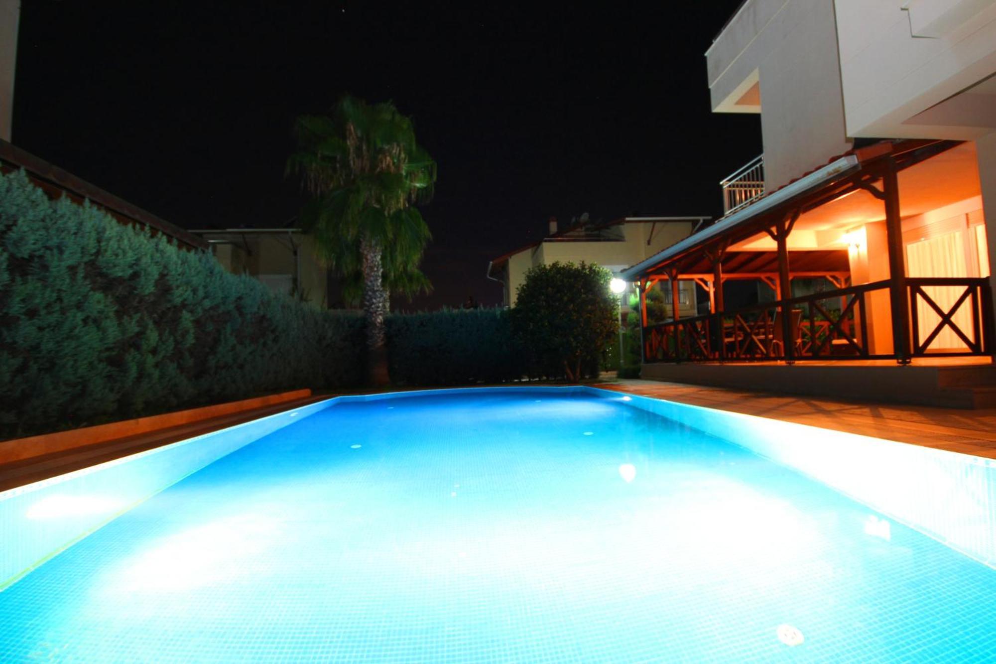 Villa Paradise Town Lucky *